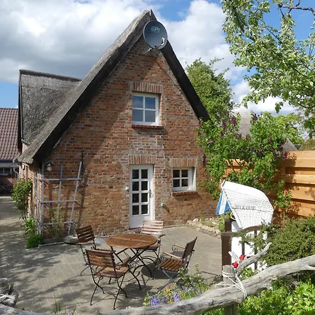 Fischerhaus, Doppelhaushaelfte, Terrasse Und Garten, Lancken Granitz *